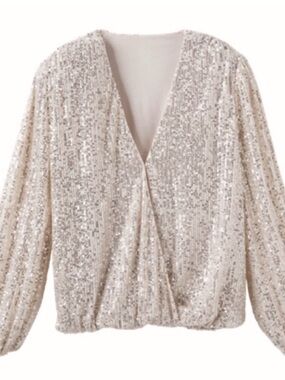 Matilda Jane Sequin V-Neck Blouson Top in Silver - Large